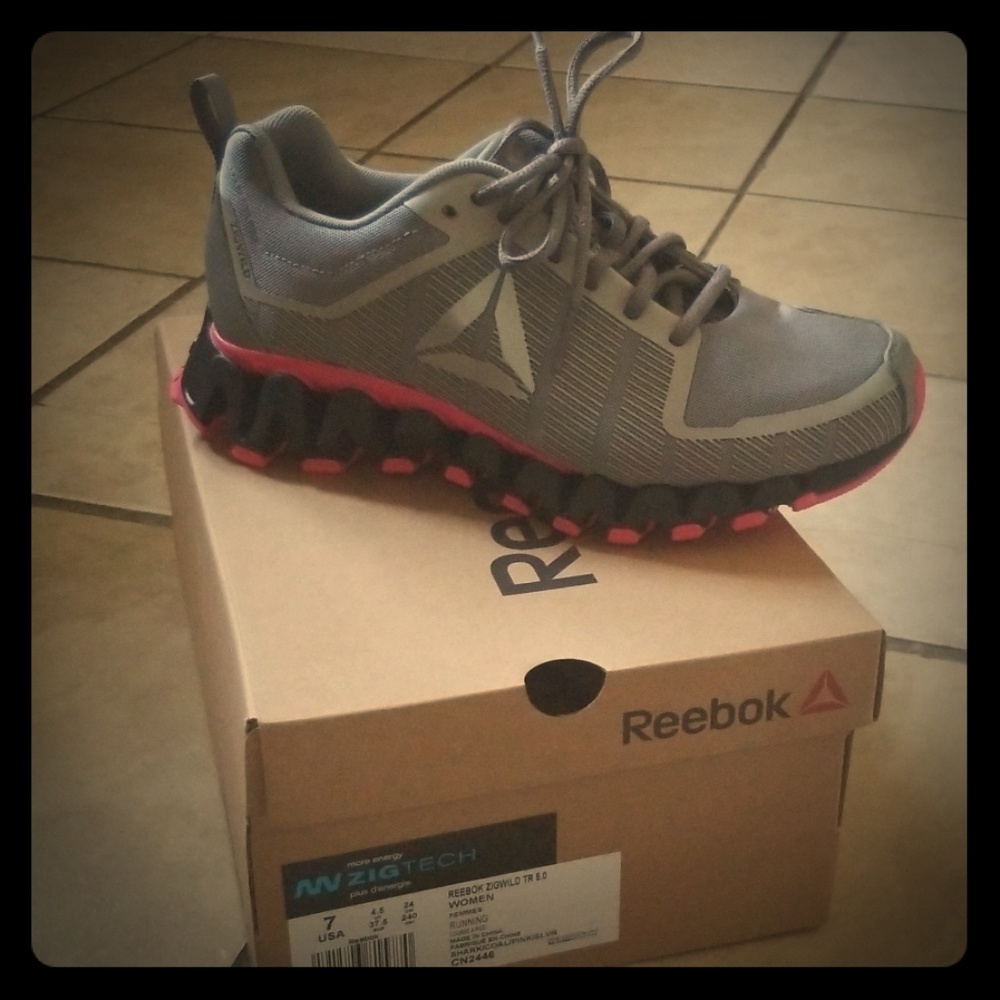 New Reebok womens sneakers